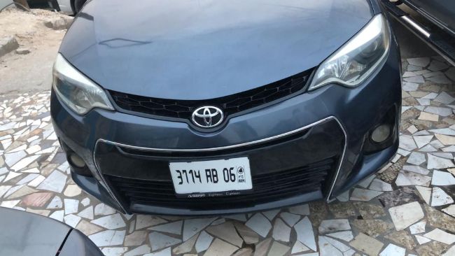 Toyota Corolla s 2015  مجمركه غير مرقمه ولها ملف جاهز