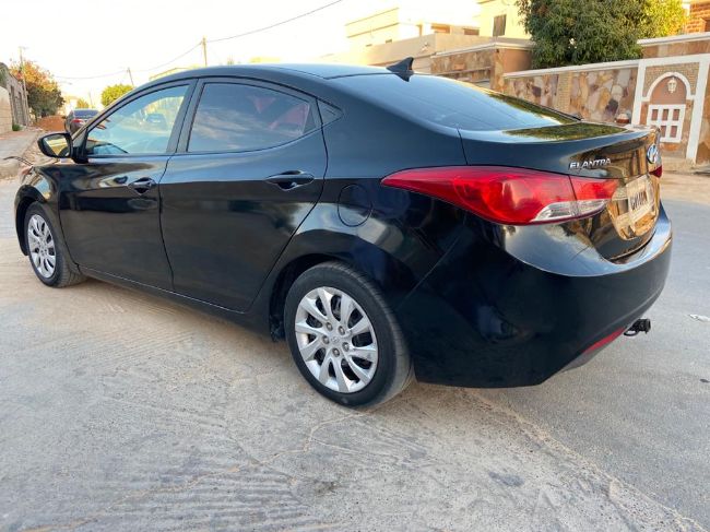 Hyundai Elantra 2013