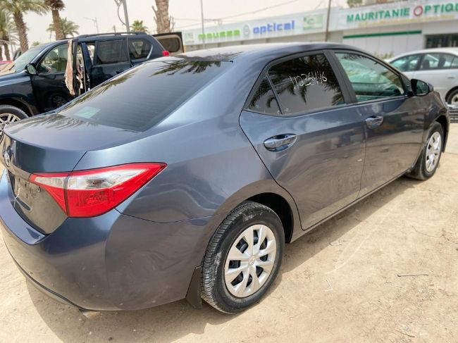 Toyota Corolla 2014 مديون مافت ورقمت