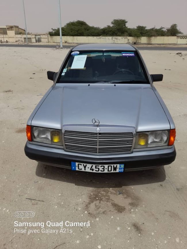 MERCEDES 190 LARGE BAGUETTE SORTIE PORT A VENDRE 