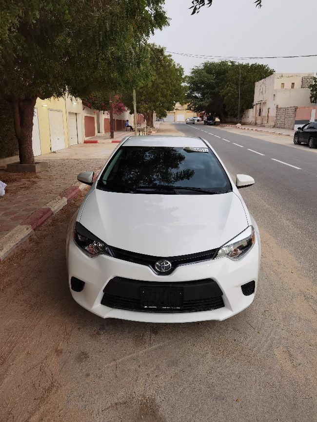 Toyota Corolla 2015 LE 71.000 miles 