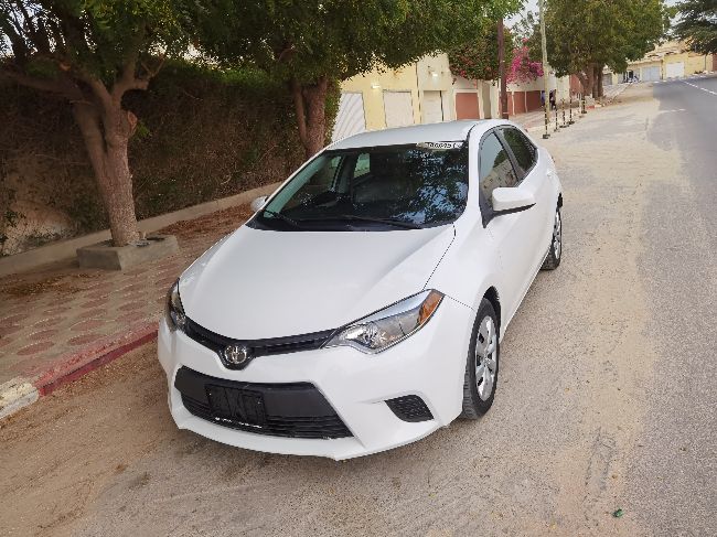 Toyota Corolla 2015 LE 71.000 miles 