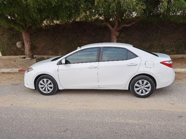 Toyota Corolla 2015 LE 71.000 miles 