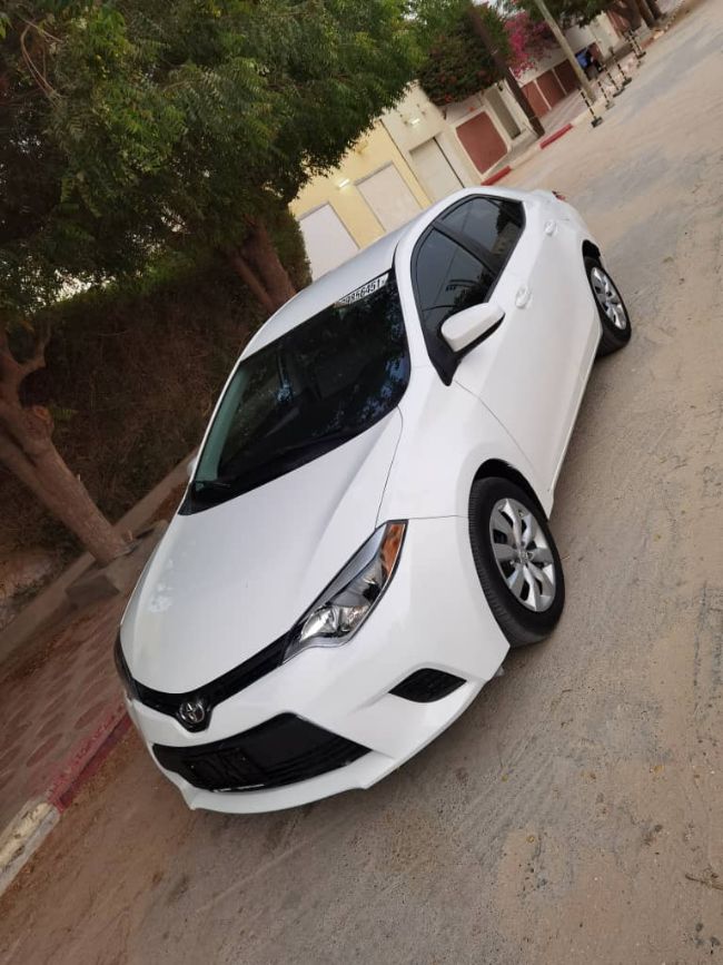 Toyota Corolla 2015 LE 71.000 miles 