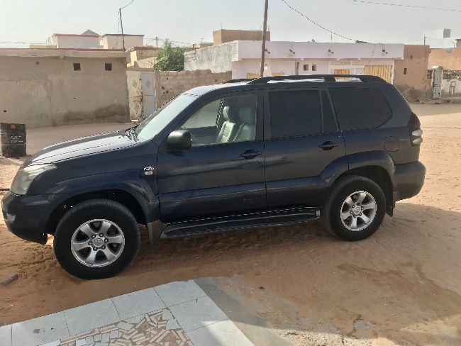 Toyota prado model 2007 en bon état