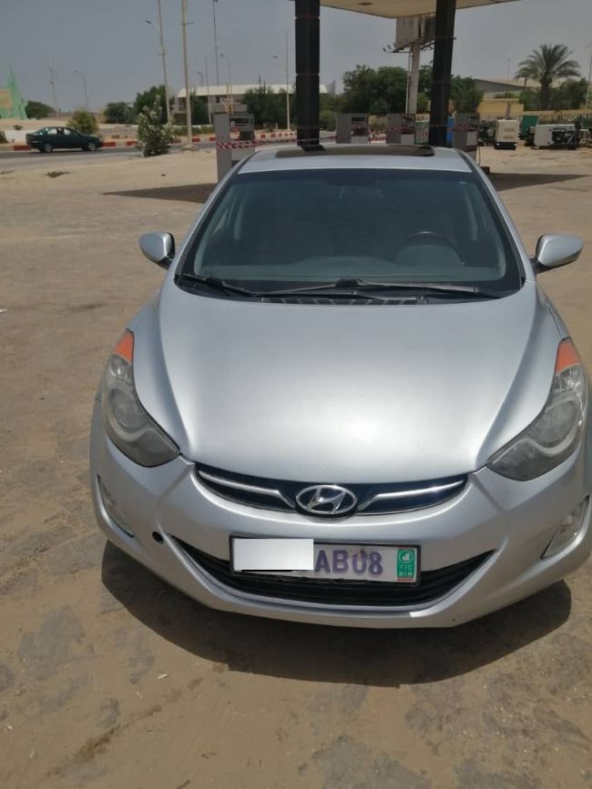 Hyundai Elantra EN TREE BON ETAT 2013