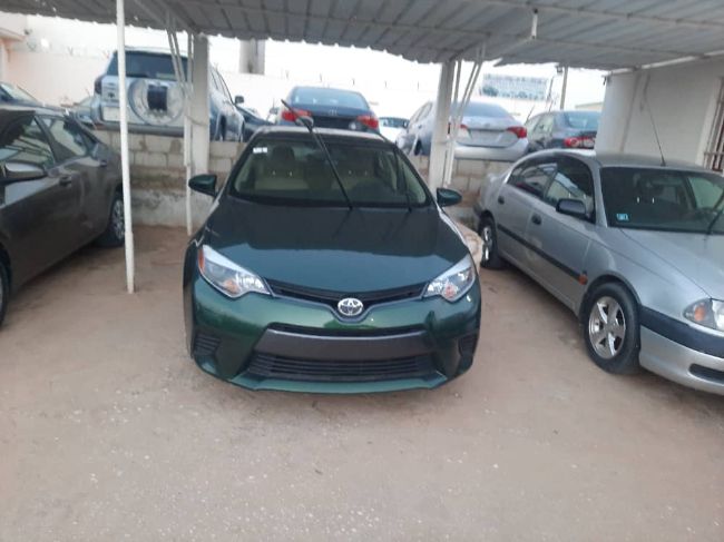 Toyota Corolla 2015 مافات ورقمت جديد ماله شئ جاي 