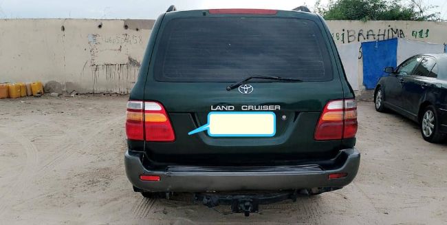 Toyota Land Cruiser Vx نظيفة مزالت كاملة الوثائق