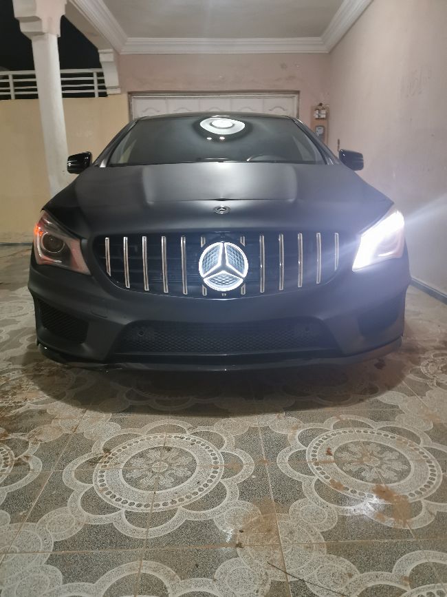 A vendre Mercedes CLA250 2014 ....AB08