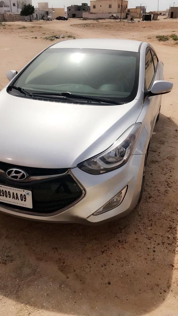 Hyundai Elantra 3 portes