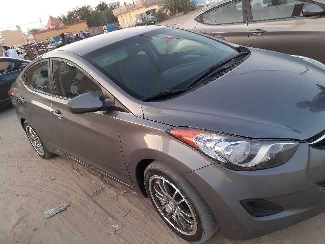 Hyundai   Elantra 2013