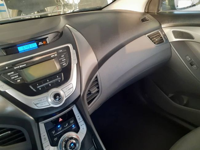 Hyundai   Elantra 2013