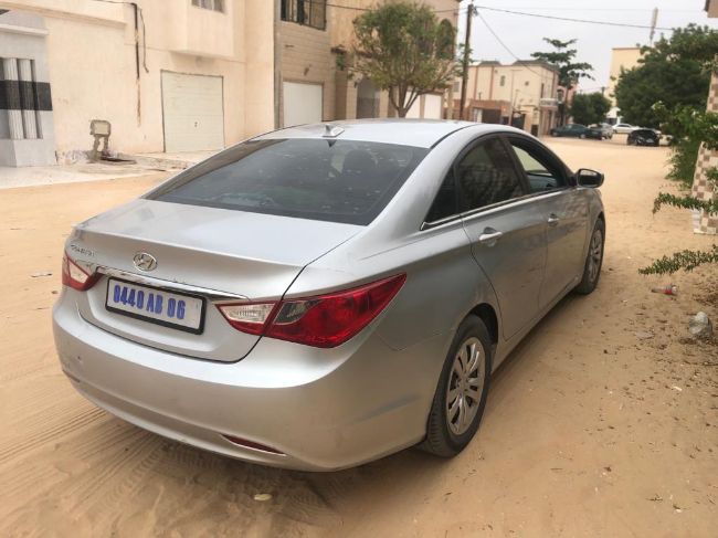 Hyundai sonata 2013 AB06 en bon état 