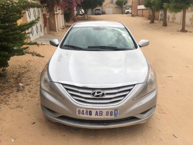 Hyundai sonata 2013 AB06 en bon état 