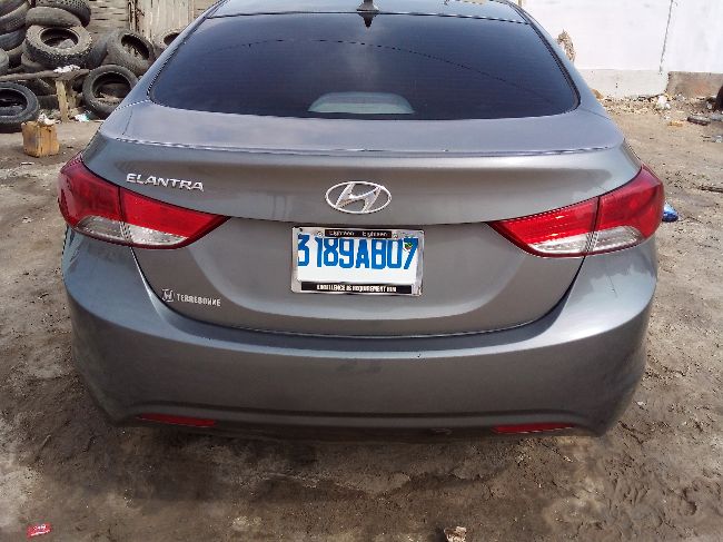 Hyundai  Elantra 2013