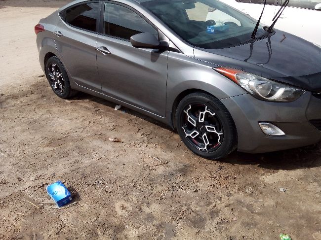 Hyundai  Elantra 2013