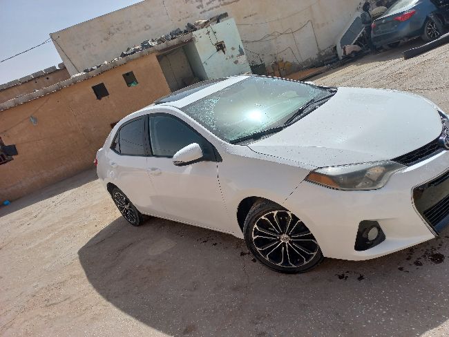 فرصة اليوم لا تفوتك  corolla S 2016 semie-full option 