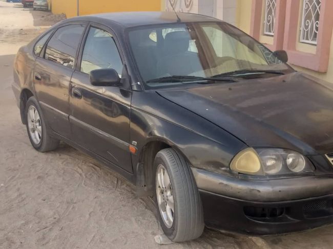 سيارة.للبيع جيدة ومجمركة Toyota Avensis 2.0