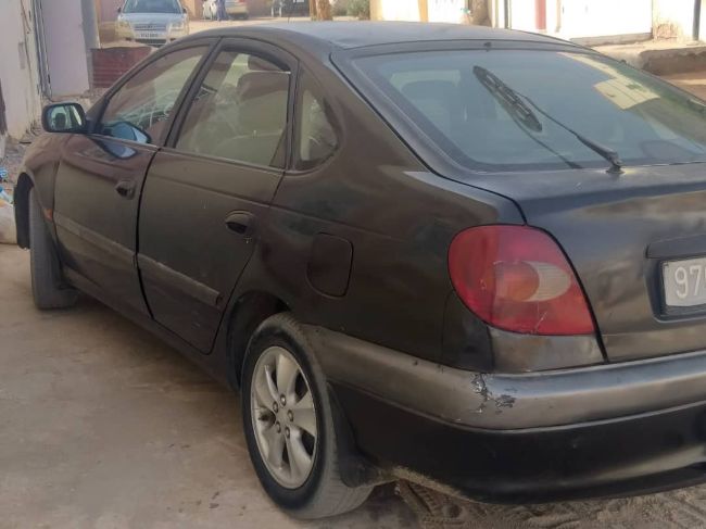 سيارة.للبيع جيدة ومجمركة Toyota Avensis 2.0