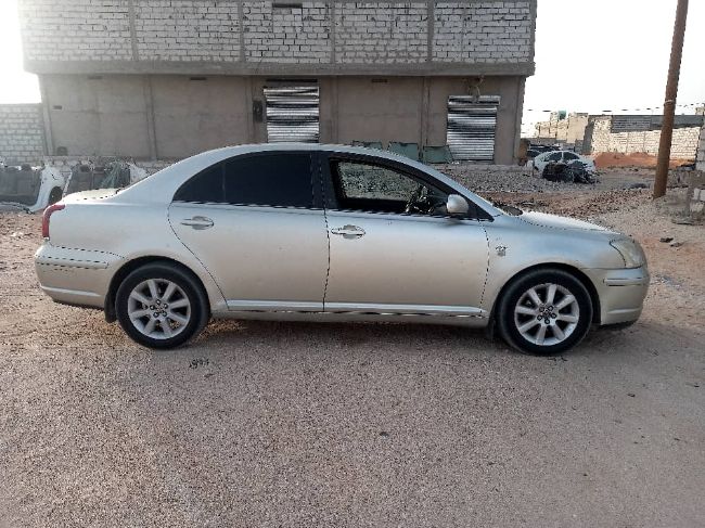 Toyota  Avensis  2004