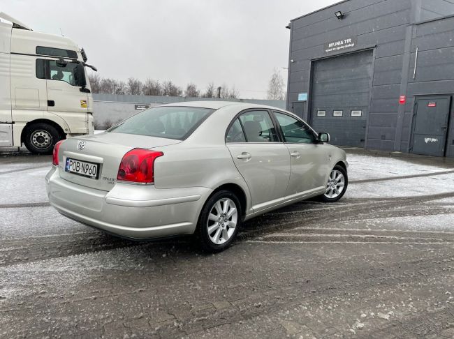 TOYOTA AVENSIS TRES BON ETAT 