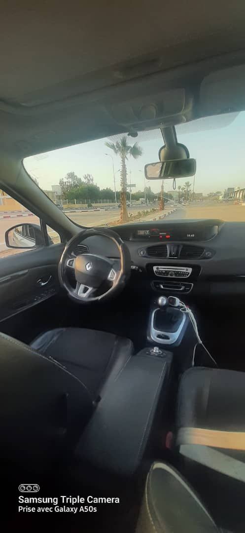 Renault Mégane 2012 AU nouveau modèle démarrage star 