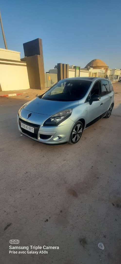 Renault Mégane 2012 AU nouveau modèle démarrage star 