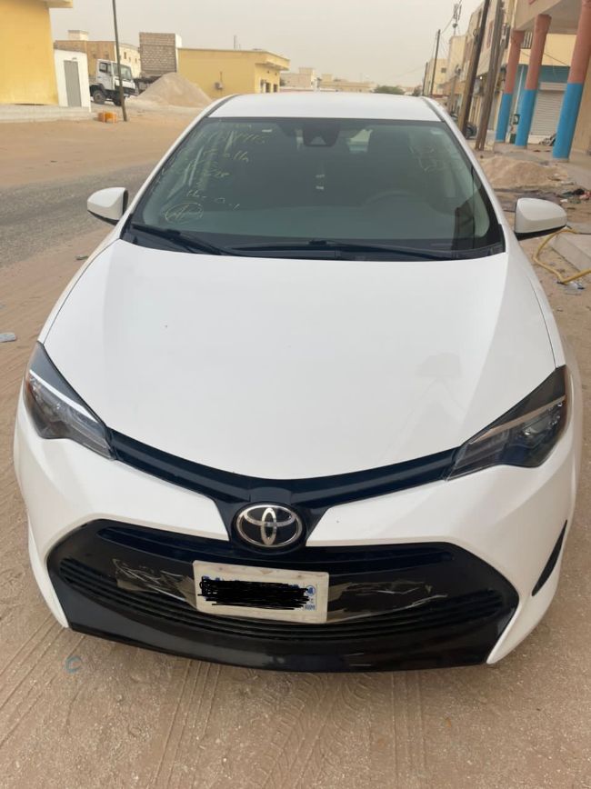 Toyota Corolla LE 2018  (ماهي مرقمة)