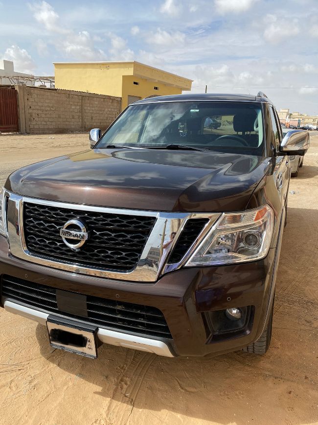 Nissan Platinum armada FULL V8