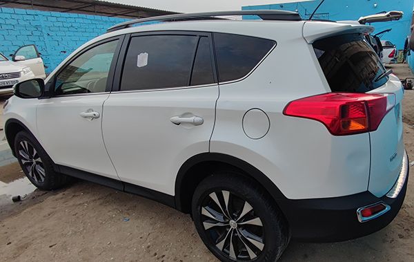 Toyota  RAV 4  2015