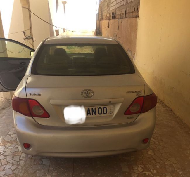 سيارة من نوع كورولا  Toyota Corolla 2008