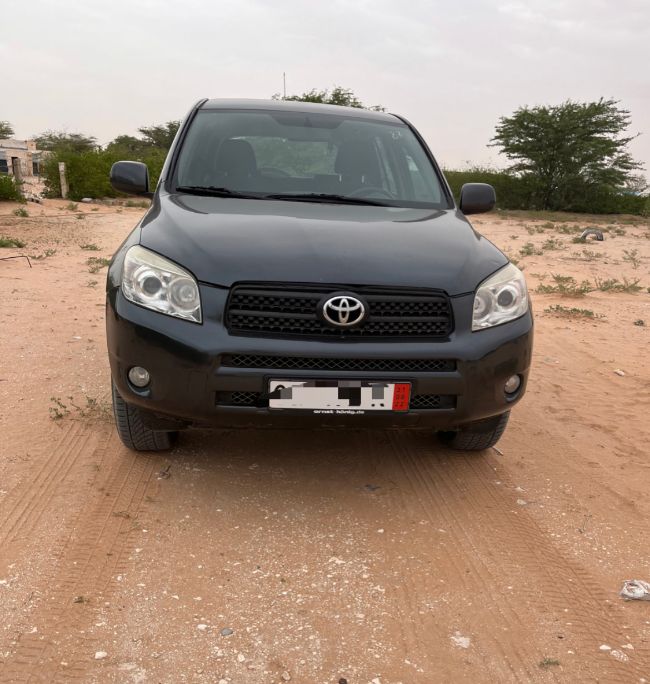 جاية من ألمانيا Rav4 بحالة جيدة جدًا 