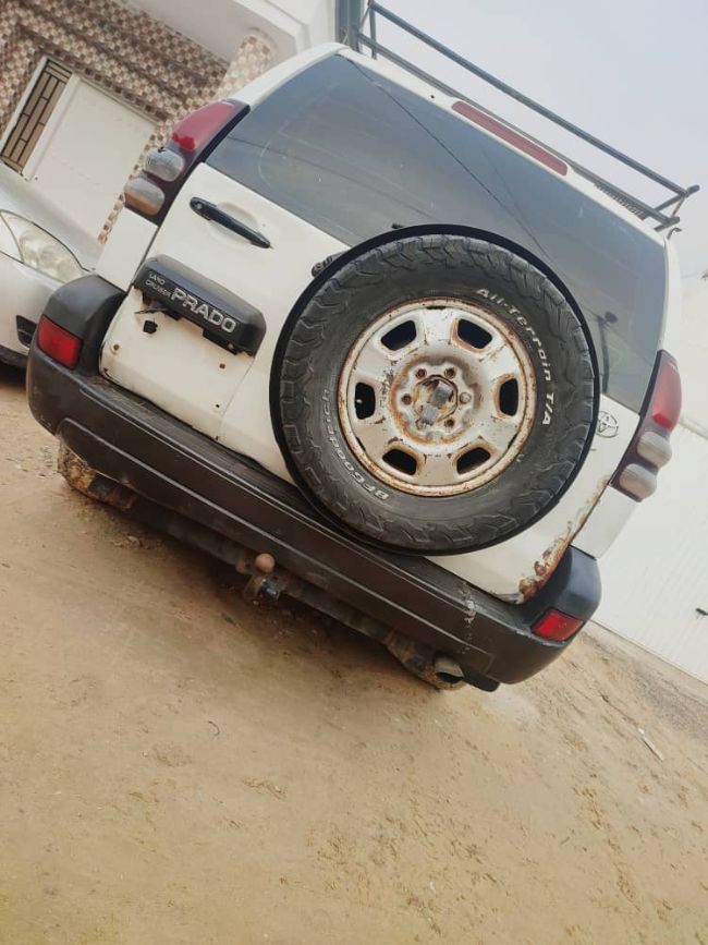 سيارة الخريف Toyota  Land Cruiser 