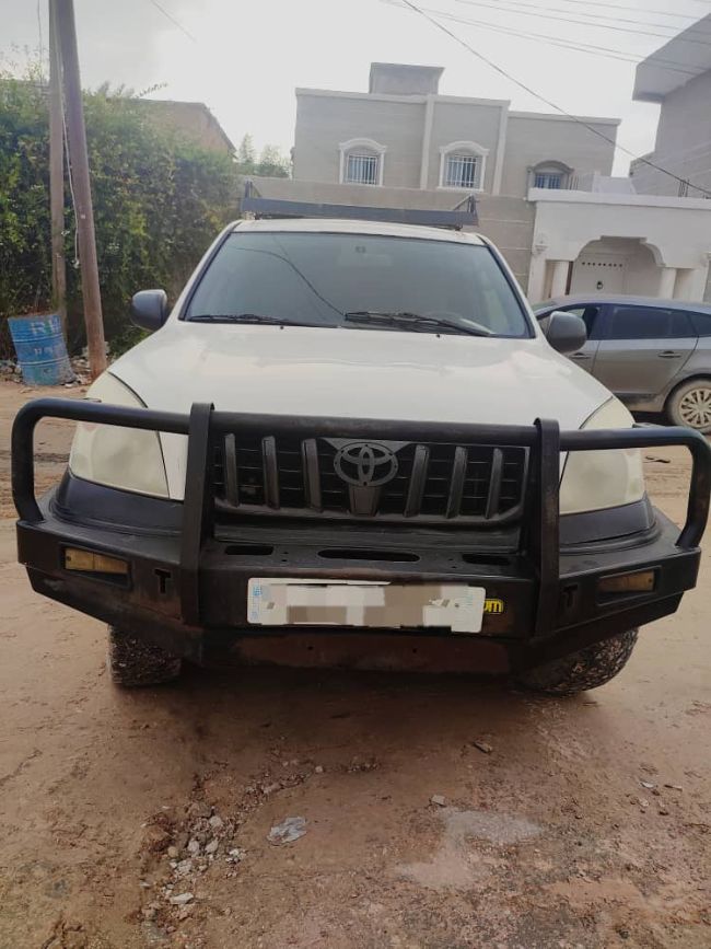 سيارة الخريف Toyota  Land Cruiser 