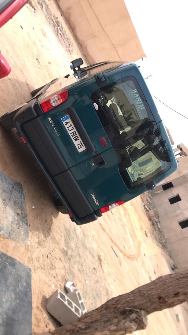 Bus Renault Master 9 places à vendre 