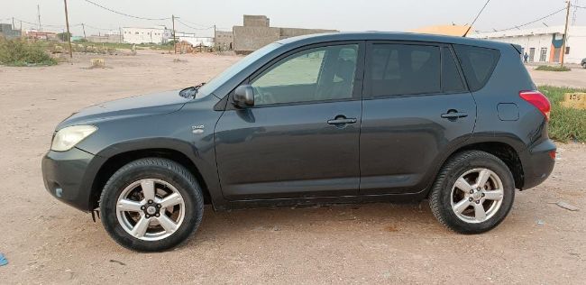 سيارة تويوتا RAv4 للبيع 