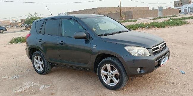 سيارة تويوتا RAv4 للبيع 