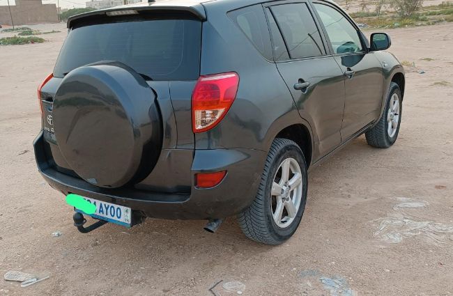 سيارة تويوتا RAv4 للبيع 