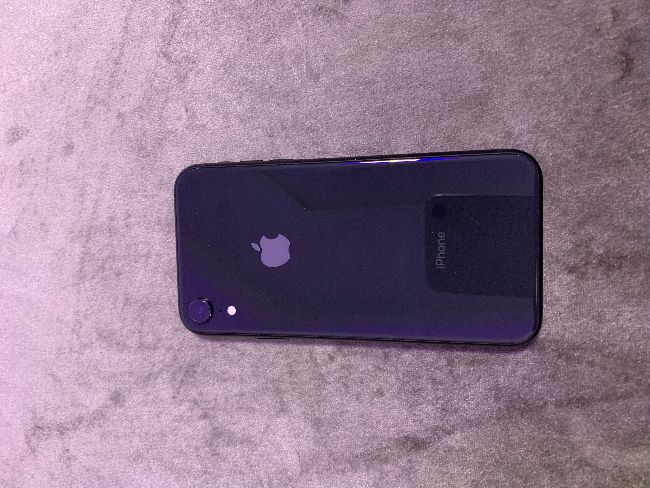 iPhone أيفون XR ماعنده أي موشكل جديد مزالت USA