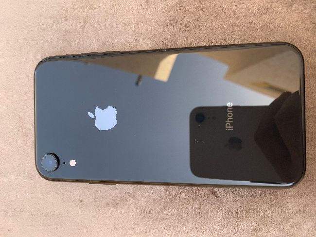 iPhone أيفون XR ماعنده أي موشكل جديد مزالت USA