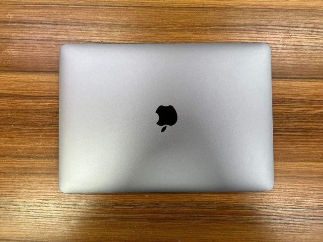 MacBook Pro i7 TouchBar 