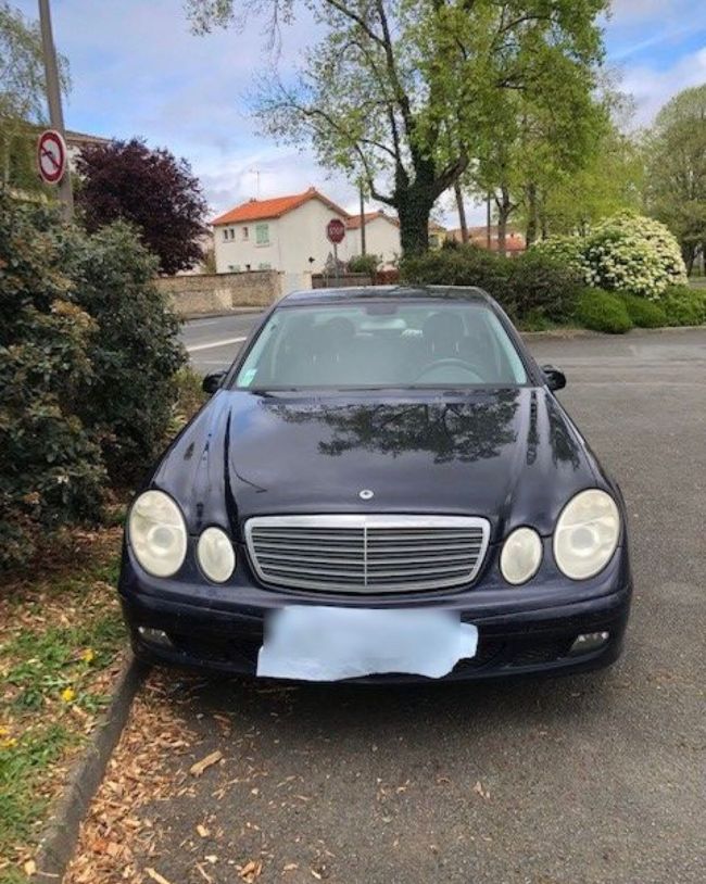 Mercedes E220 