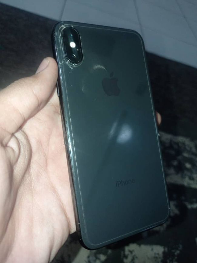 iPhone x black