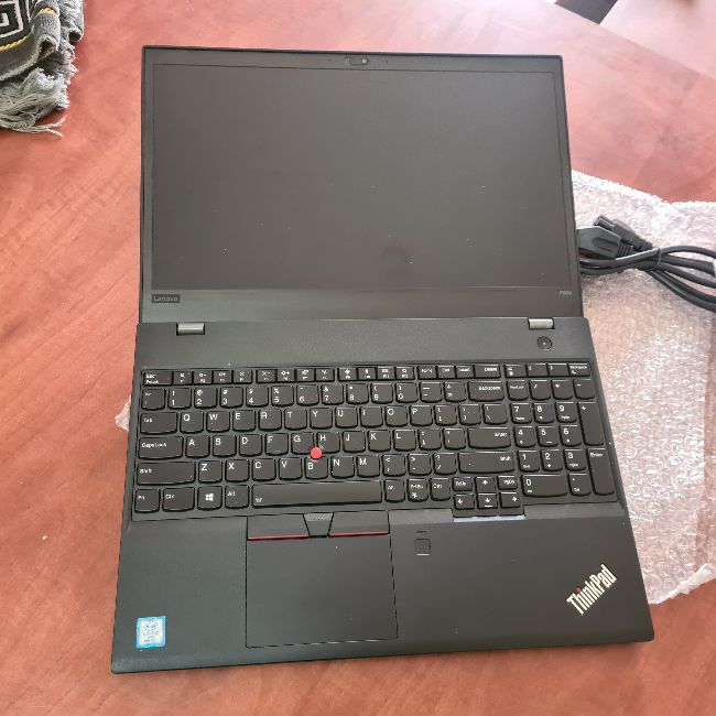 Lenovo Thinkpad i7 Ram 32 GB 1TB SSD 15.6 inch