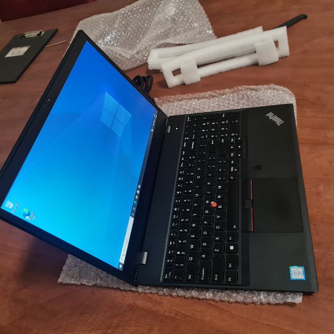 Lenovo Thinkpad i7 Ram 32 GB 1TB SSD 15.6 inch