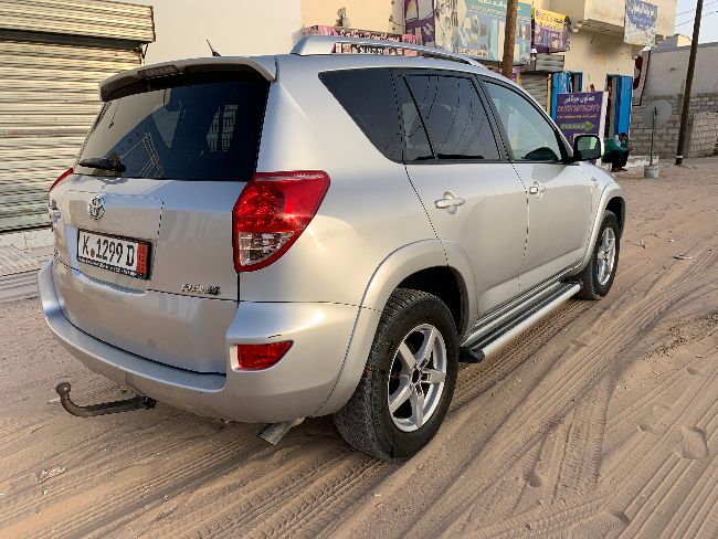 Toyota RAV4 toute neuf تويوتا راف4 نظيفة 