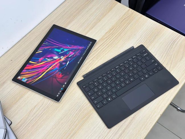 Surface Pro i5-7Th