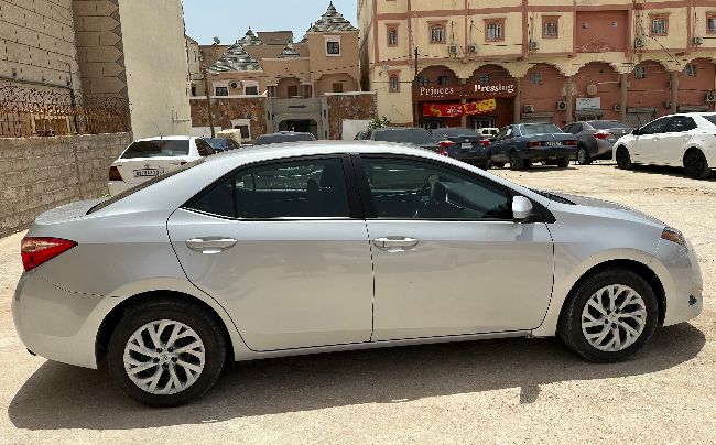 Corolla LE 2017 très propre جديدة كليّا