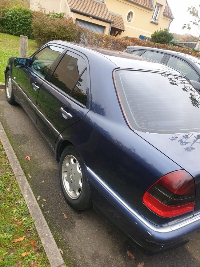 MERCEDES ÉLÉGANCE C220