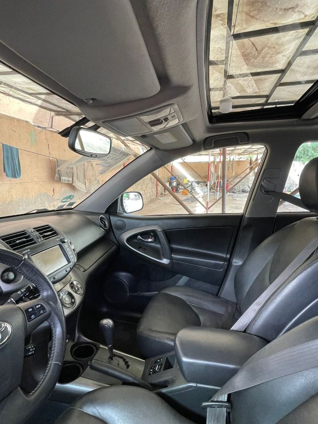 Rav 4 (4*4)   جاي من فرنسا  جديدة full option 